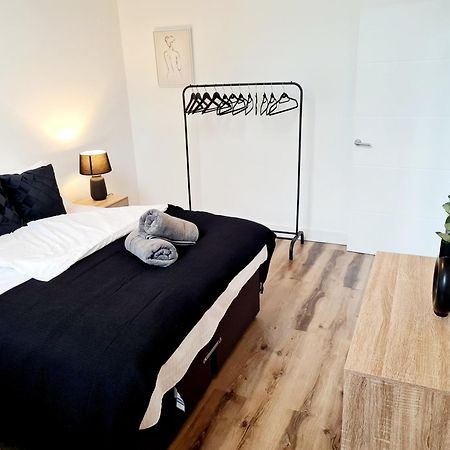 Apartamento Burkhardt Hall- Parking Included- Sleeps 4 Swindon Exterior foto