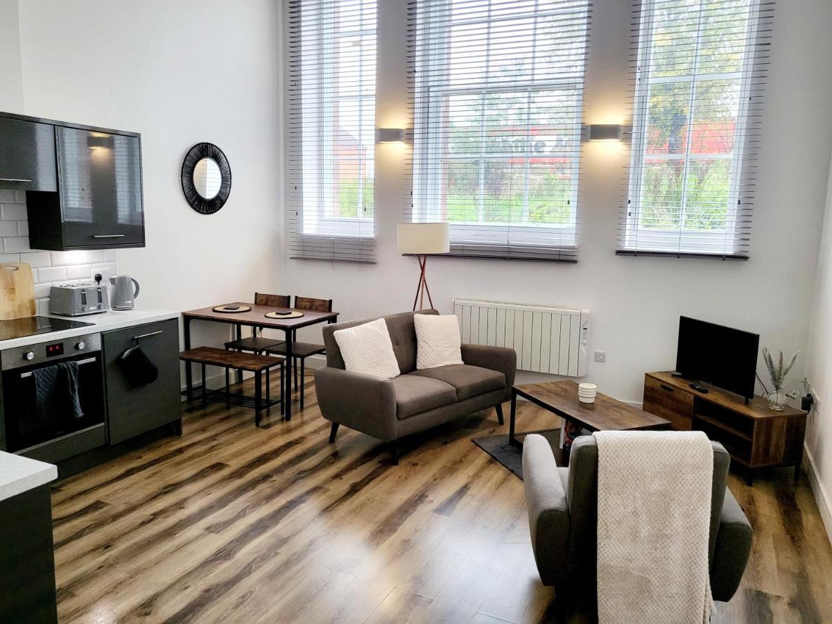 Apartamento Burkhardt Hall- Parking Included- Sleeps 4 Swindon Exterior foto