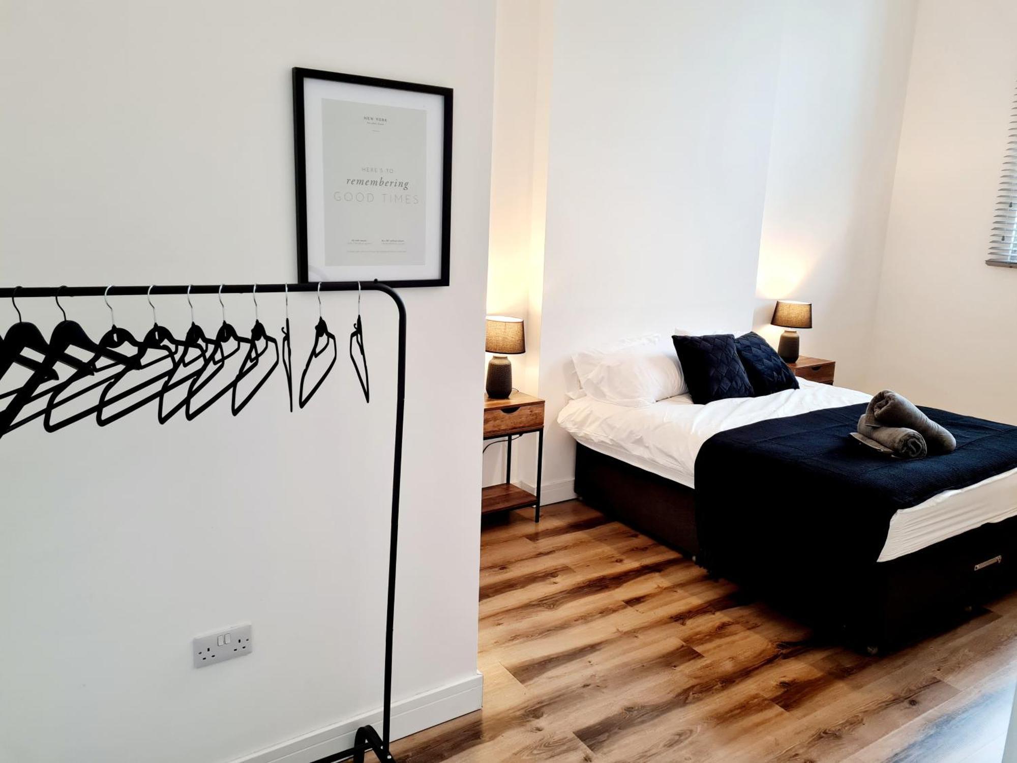 Apartamento Burkhardt Hall- Parking Included- Sleeps 4 Swindon Exterior foto